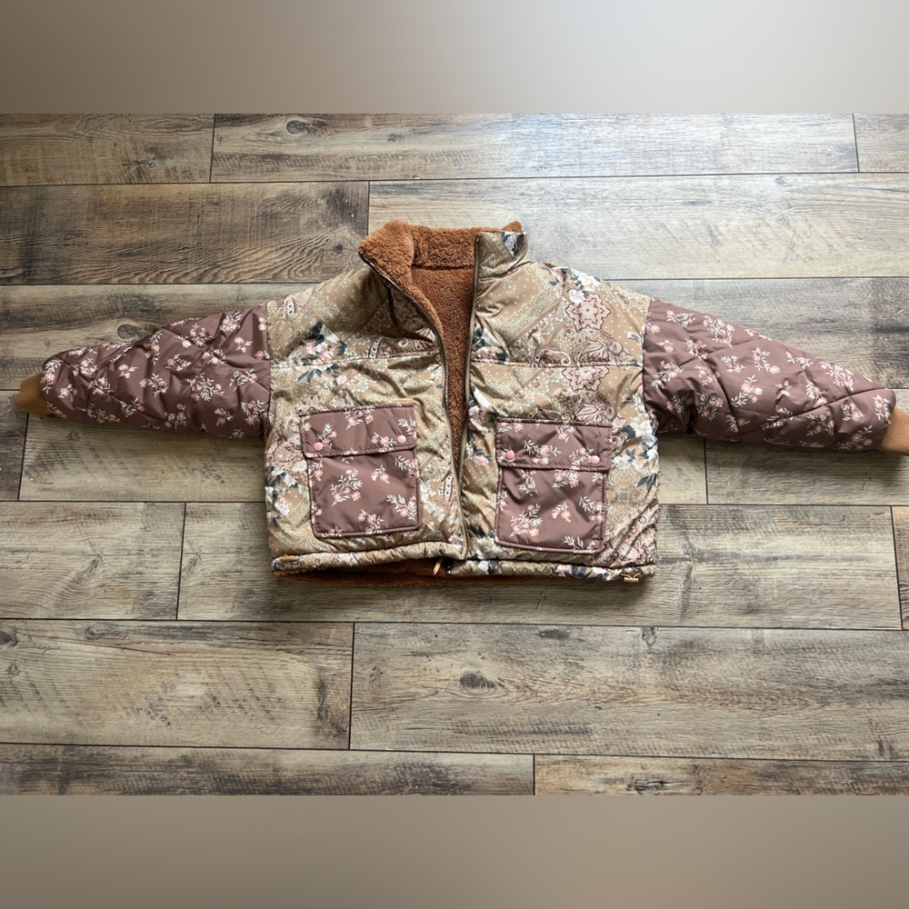 American Eagle reversible chill puffer in tan & brown bandana flower style